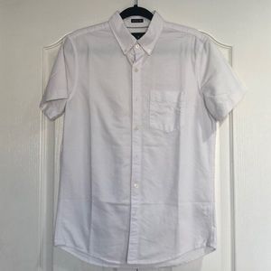 ⭐️American Eagle White Short-Sleeve ButtonUp Shirt